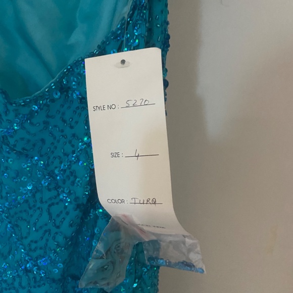 Gown - Picture 3 of 5